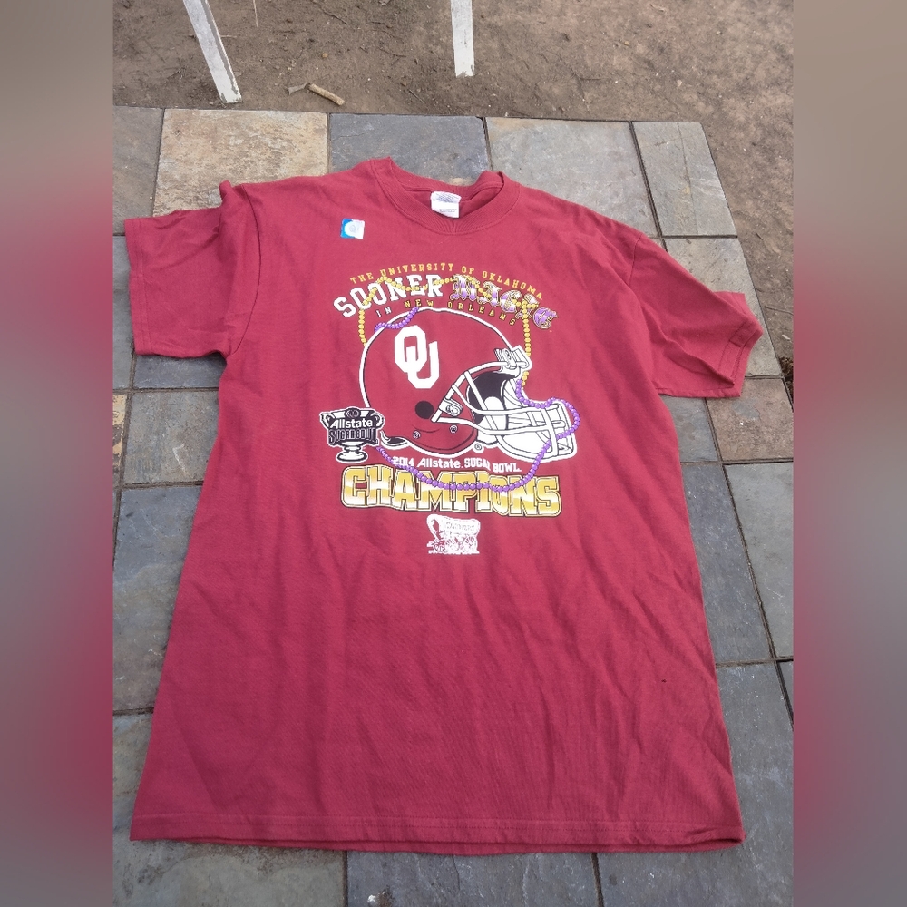 Red Oklahoma Sooners Championship Graphic Size Medium T-Shirt